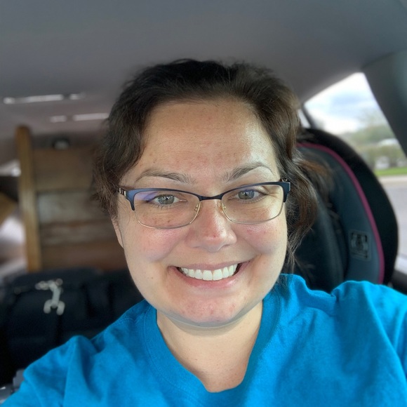 Meet your Posher, Traci - Picture 4 of 4